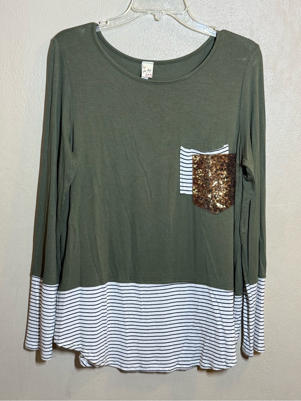 Women’s 7th Ray Olive Green LS Top w/ Sequined Pocket Sz XL